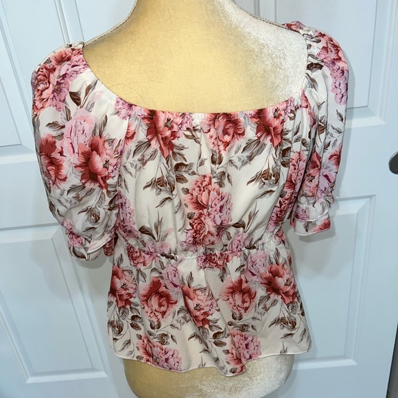 $5 BLOUSE SIZE L. NEW WITHOUT TAGS. $5 IF BUNDLED WITH 3 OR MORE ITEMS - Picture 8 of 8